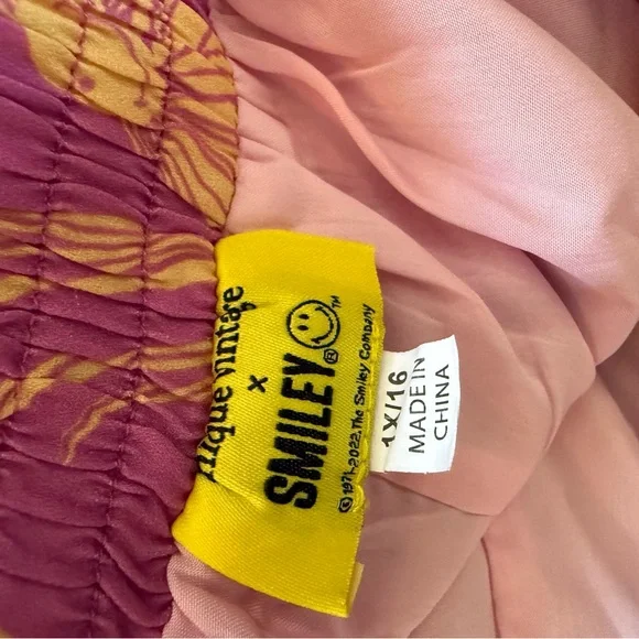 Unique vintage 😃 smiley Off-Shoulder Pink Floral Crop Top & short Set Plus Sz - Picture 5 of 6